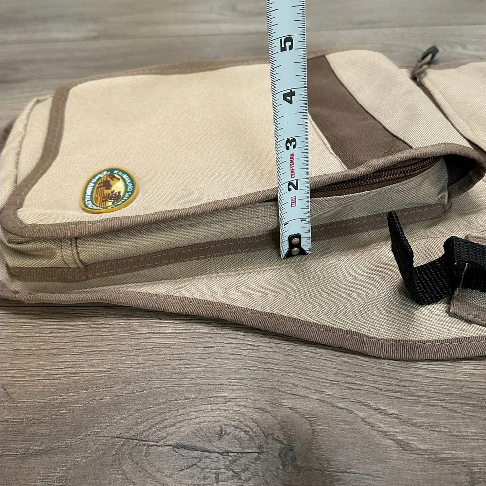 Vintage Disney Animal Kingdom Kilimanjaro‎ Safari Crossbody Messenger Bag Tan